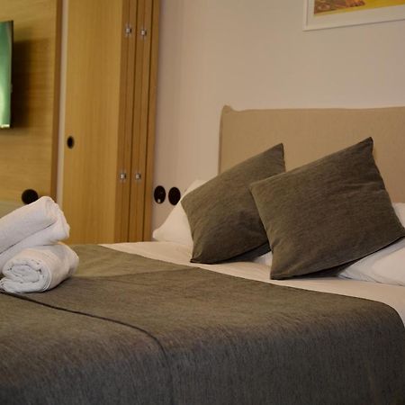 Suite 102 - 1 Bedroom Suite In Amando Perez Suites Ribadeo Exterior photo